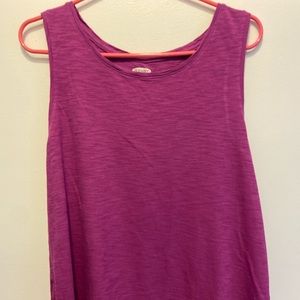 OldNavy everywear sleeveless T shit.